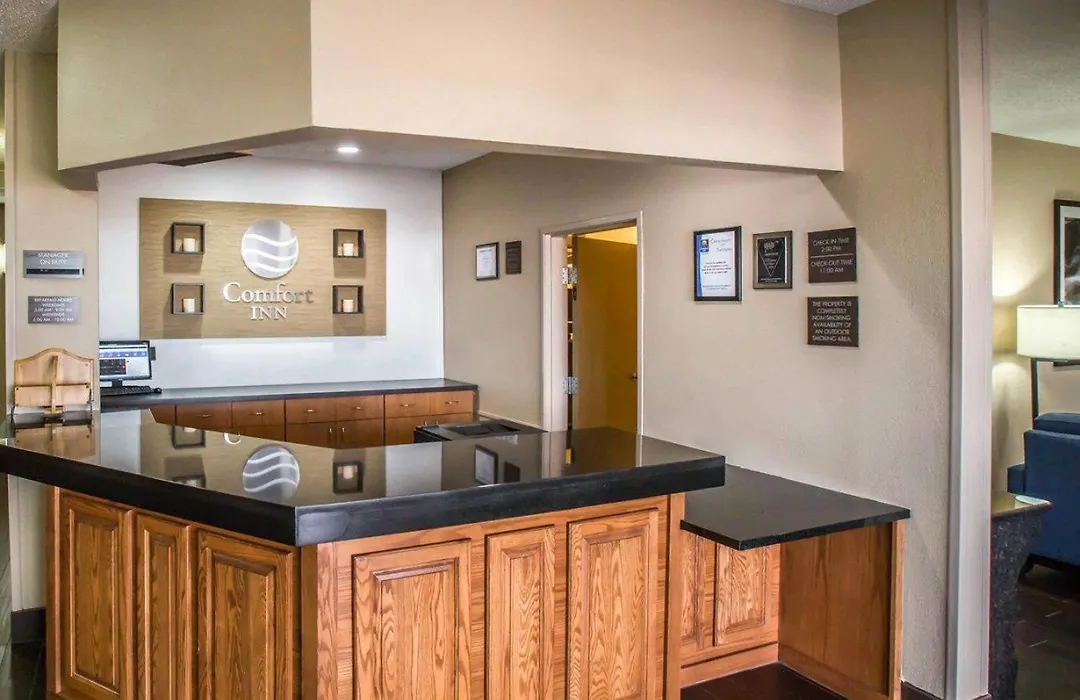 Comfort Inn Morris I-80-1