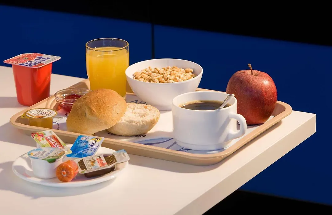 Ibis Budget Zurich Airport-1