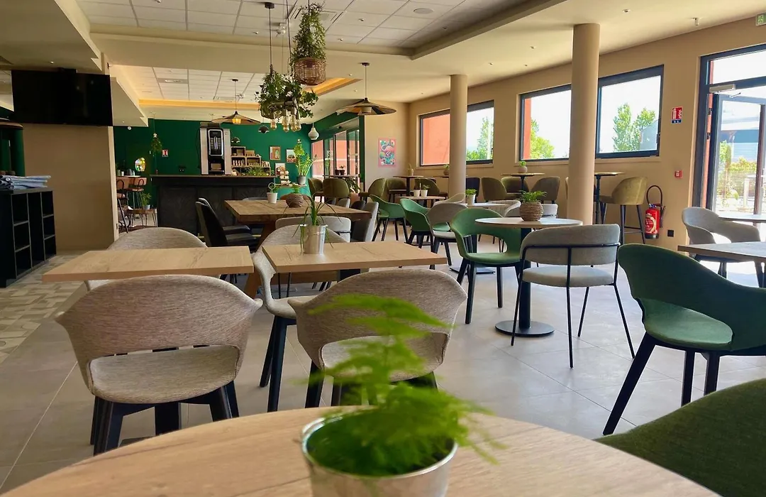 Ibis Budget Saint-Martin-De-Crau Porte De Camargue-1