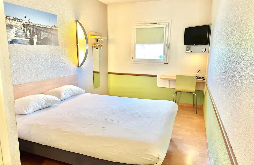 Hotel Ibis Budget Cosne Sur Loire-1