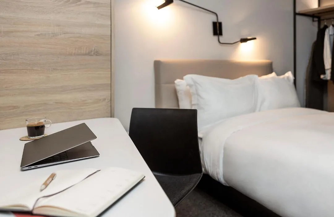 Hotel Escad Quartier Dix30-1