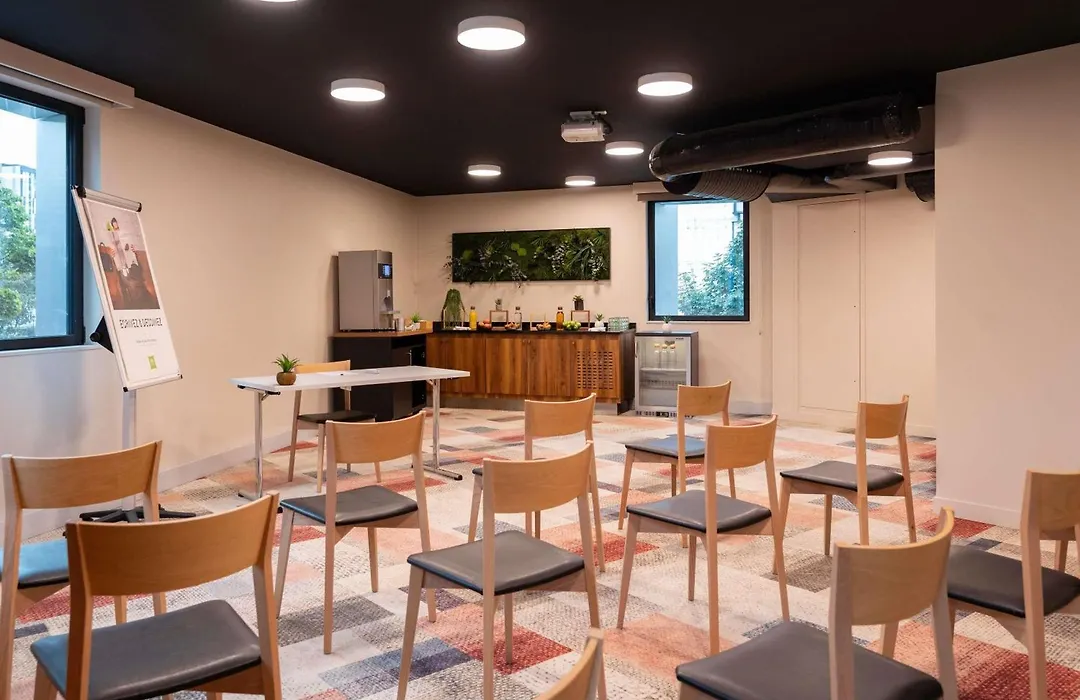 Ibis Styles Paris Meteor Avenue D'Italie-1