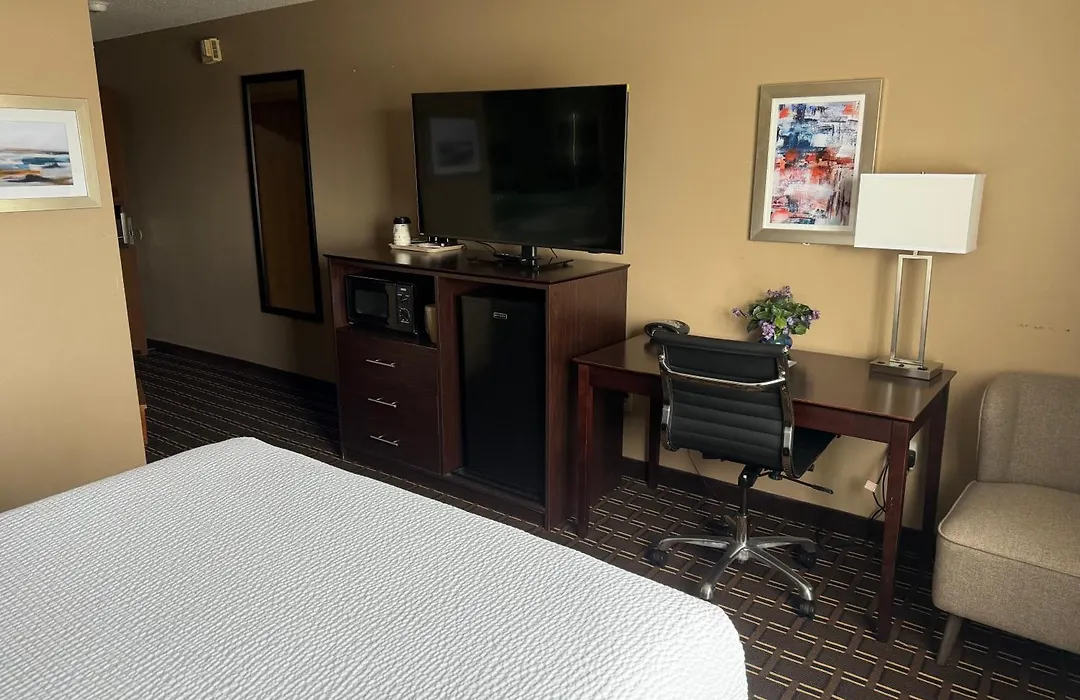 Best Western Dodgeville Inn & Suites-1
