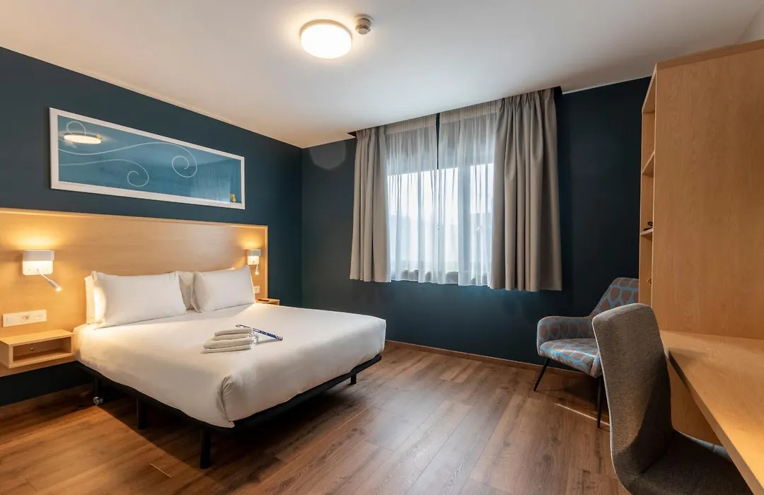 Travelodge Madrid Arturo Soria-1
