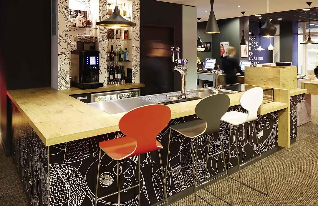 Ibis Reading Centre-1