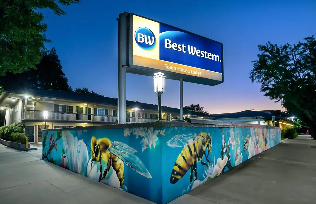 Best Western Town House Lodge-1