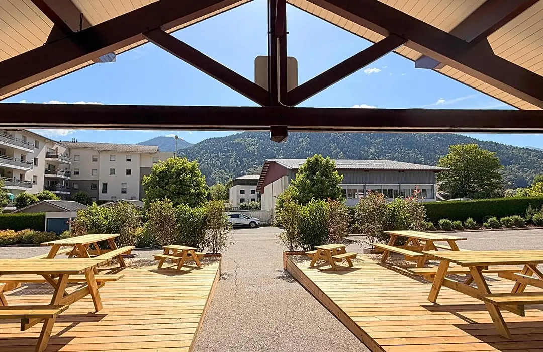 Fasthotel Thones-1