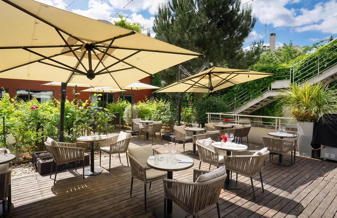 Doubletree By Hilton Paris Boulogne-1