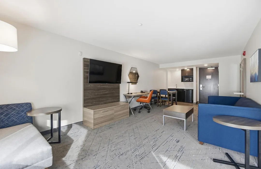 Holiday Inn Express & Suites Raleigh West - Lenovo Center By Ihg-1