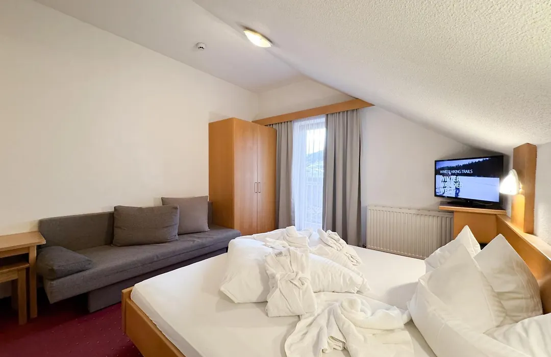 Erlebnishotel Fendels-1
