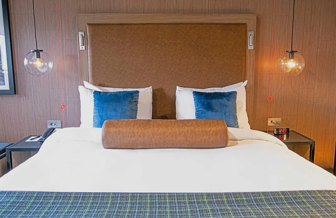 Sandman Signature Aberdeen Hotel & Spa-1