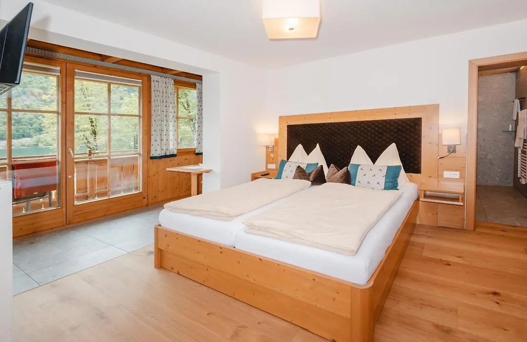 Haus Hirschpoint-1
