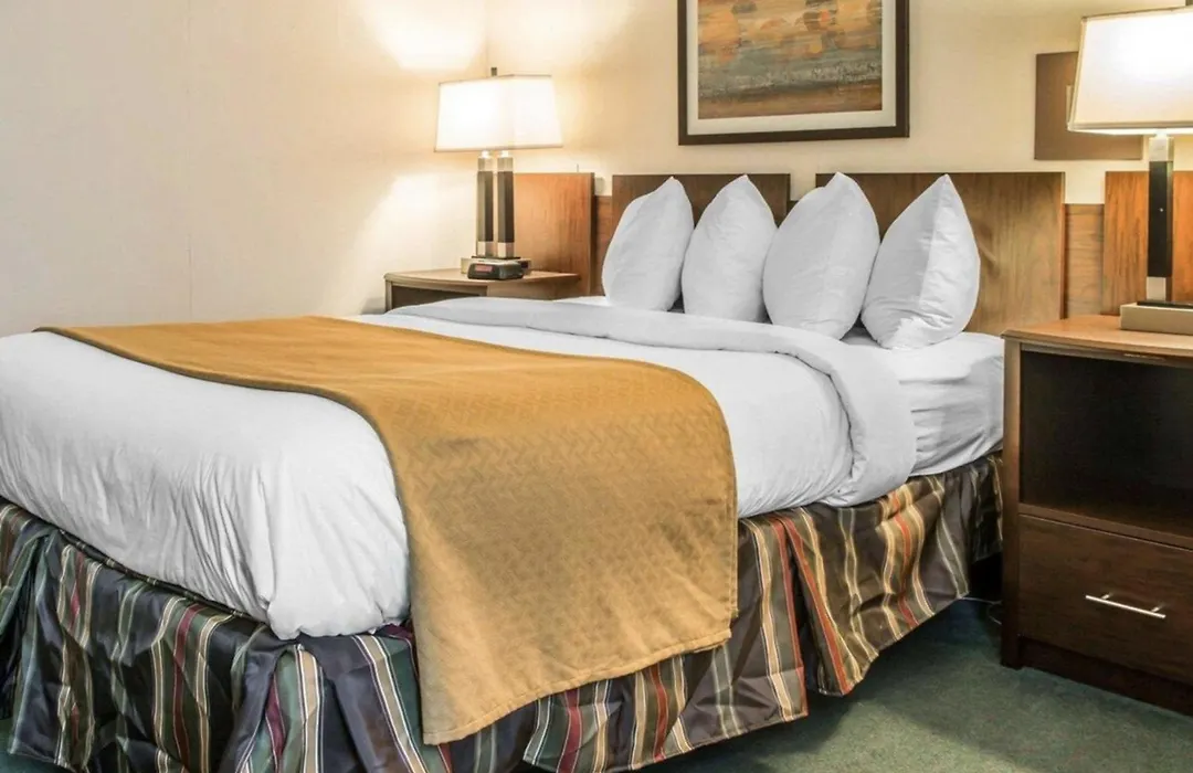 Quality Inn & Suites Escanaba North-1