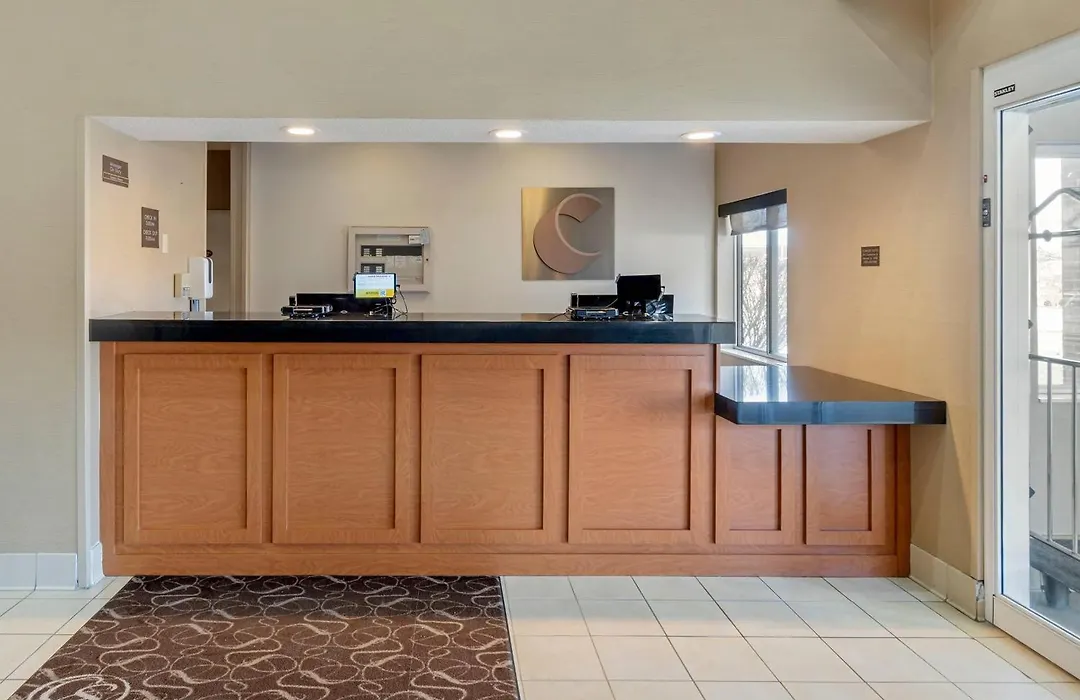 Comfort Suites Normal University Area-1