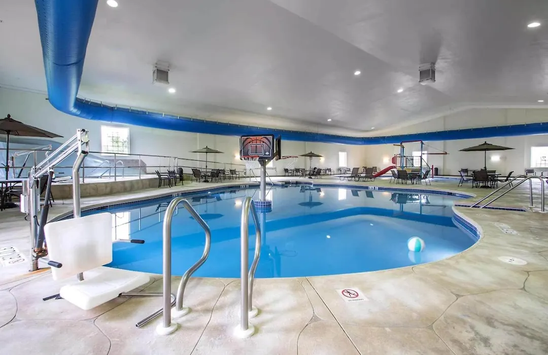 Comfort Suites Johnson Creek Conference Center-1