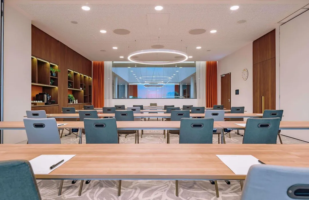 Mövenpick Hotel Stuttgart Messe&Congress-1