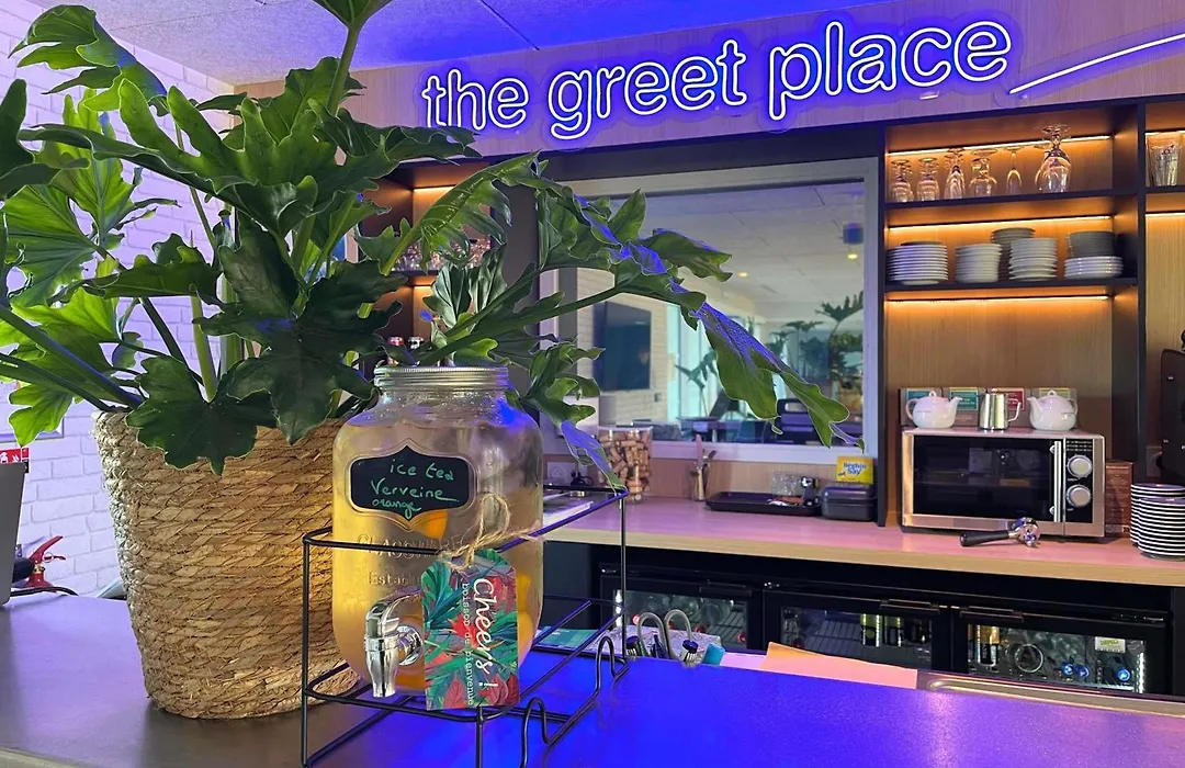 greet hotel Castets Coeur des Landes-1