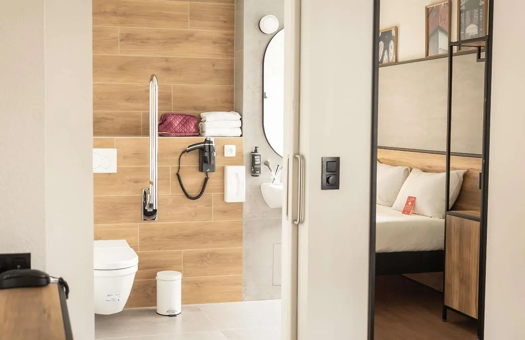Ibis Antwerpen Centrum-1