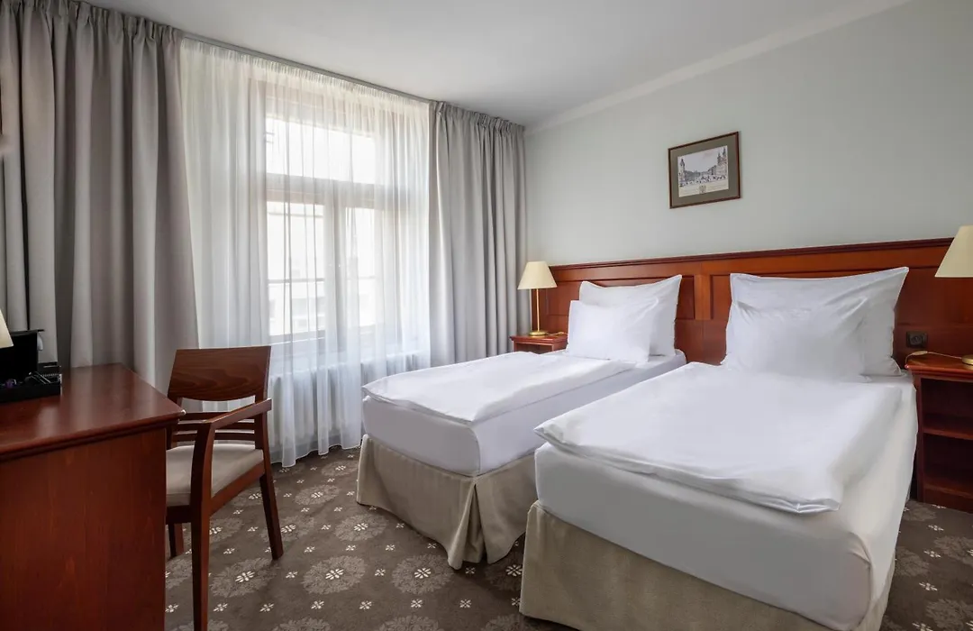 Hotel Lunik-1