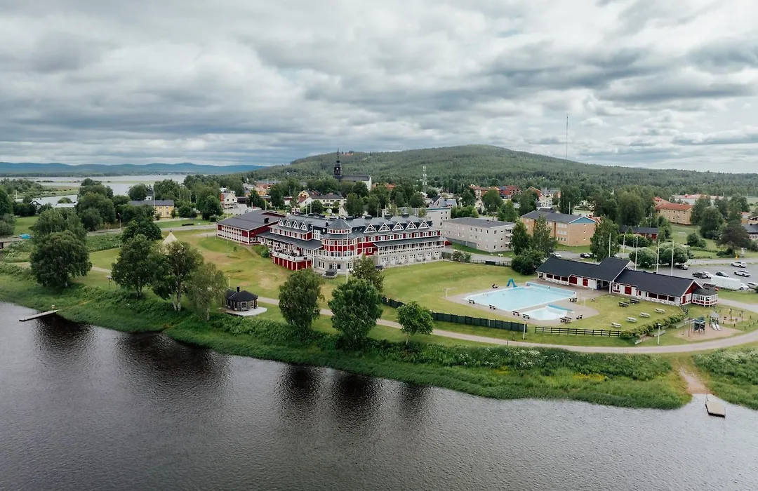 Grand Arctic Resort-1