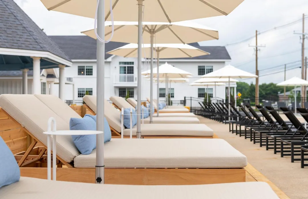 Driftaway Hotel And Pool-1