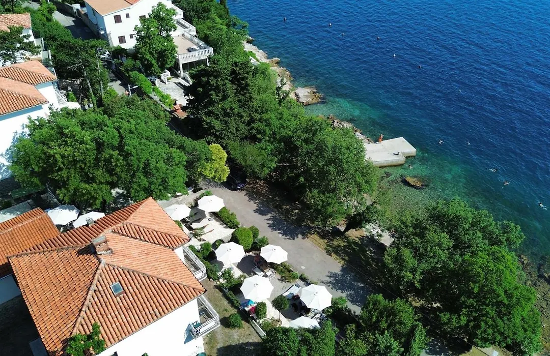 Rooms Villa Lucija-1
