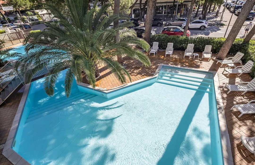 Hotel Corona Milano Marittima-1