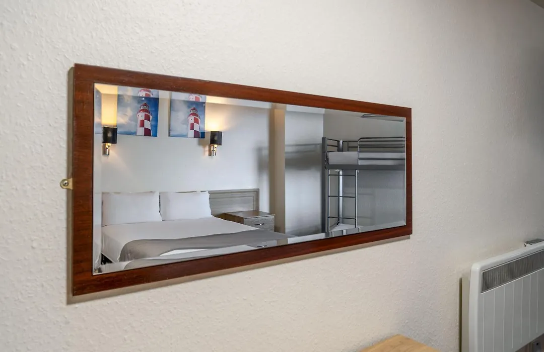 The Grand Burstin Hotel-1