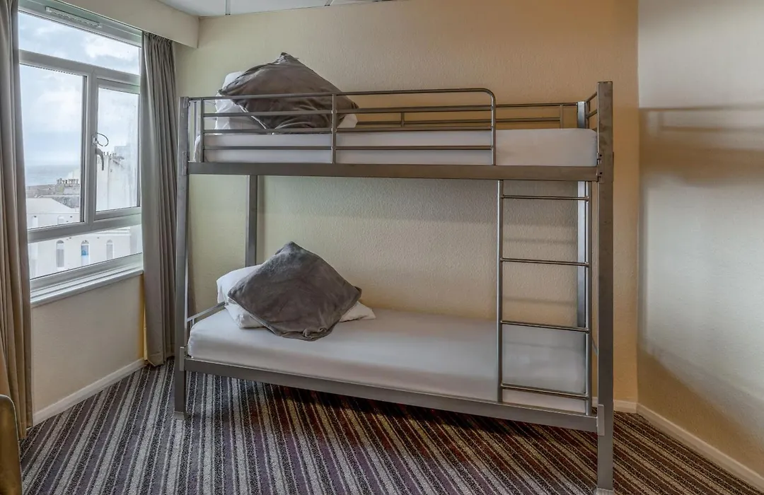 The Grand Burstin Hotel-1