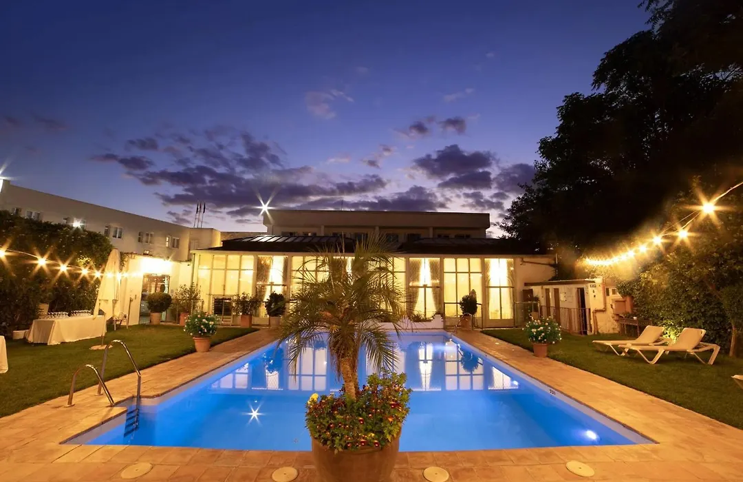 Hotel Oasis Con Parking Incluido-1