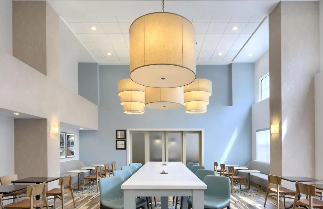 Hampton Inn & Suites Berkshires-Lenox-1