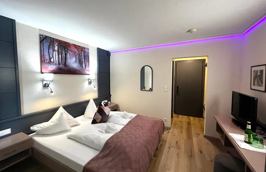 Hotel Schrofenstein-1