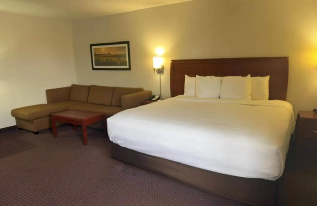 Quality Inn & Suites Colby-1