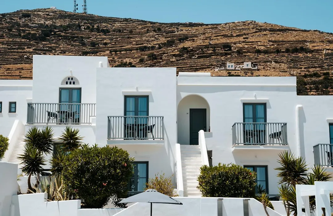 Mr And Mrs White Tinos-1