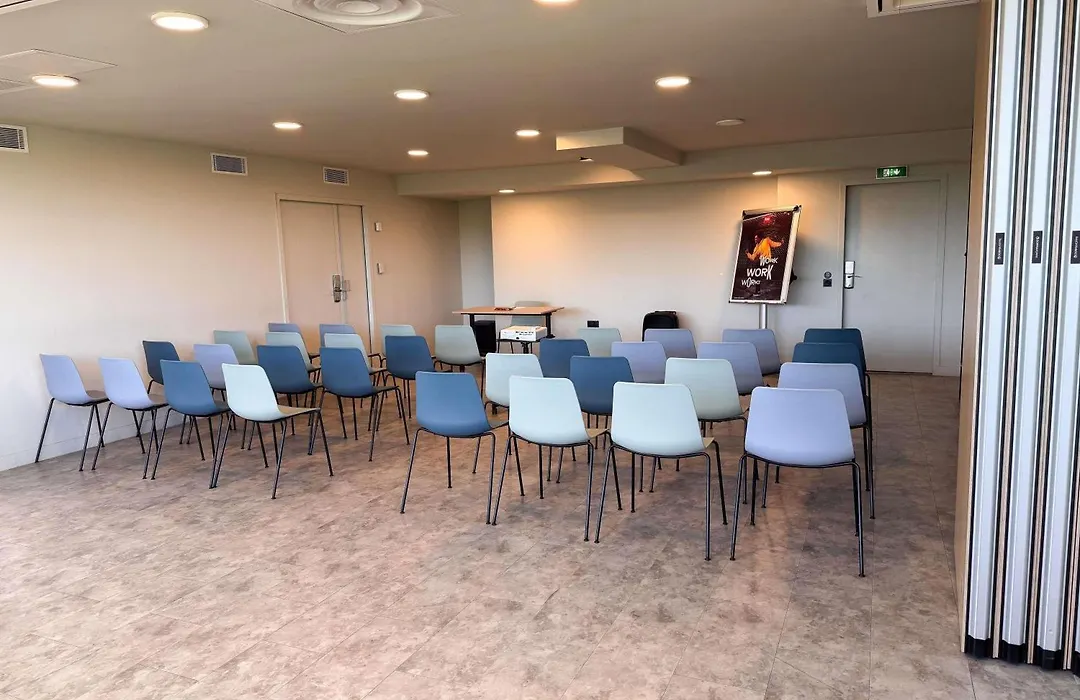 Ibis Lunel Petite Camargue-1