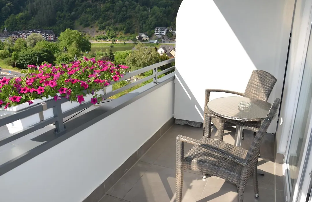 Flair Hotel am Rosenhügel - Garni-1