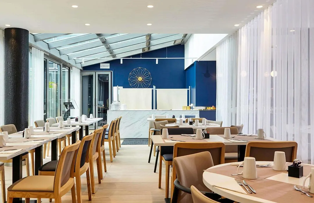 Mercure Paris La Defense Grande Arche-1