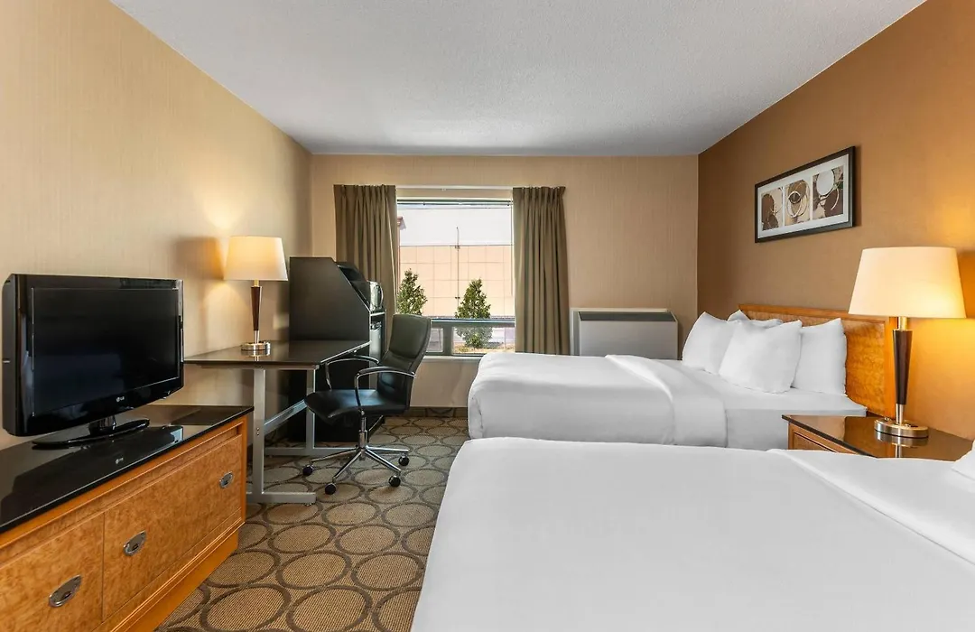Clarion Pointe-1