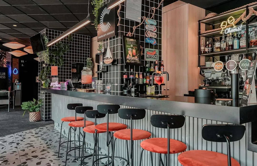 Ibis Martigues Centre-1