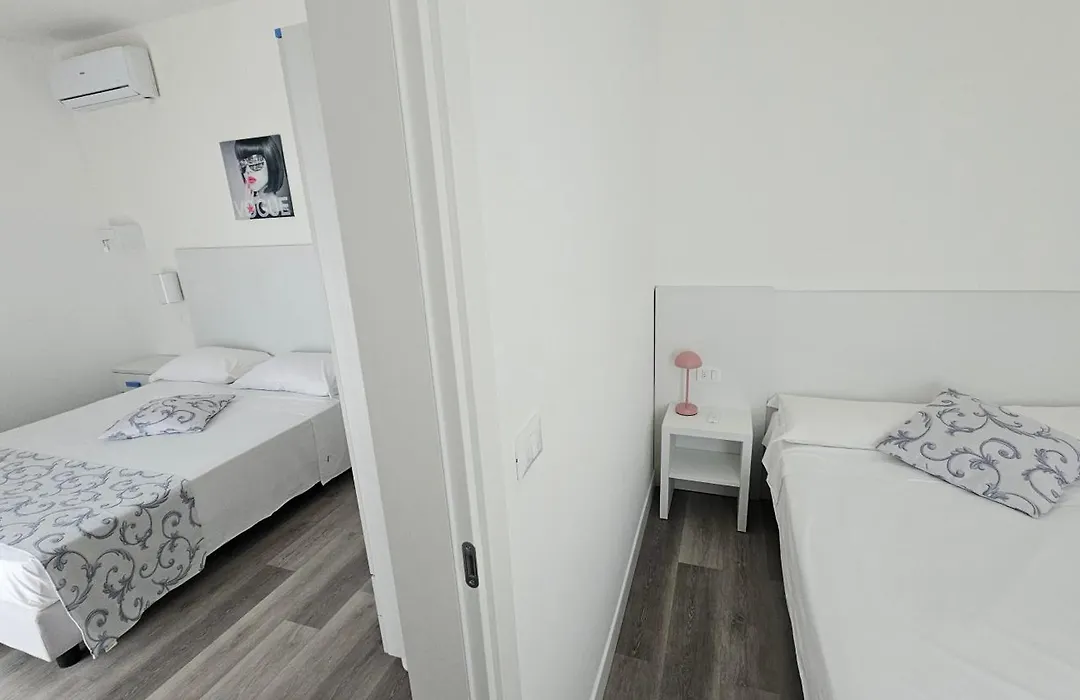 Hotel Linda-1