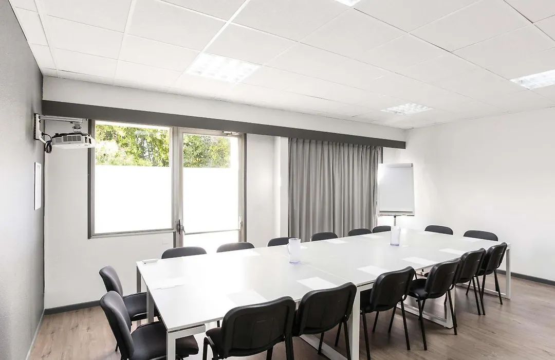 ibis budget Pau Lescar-1