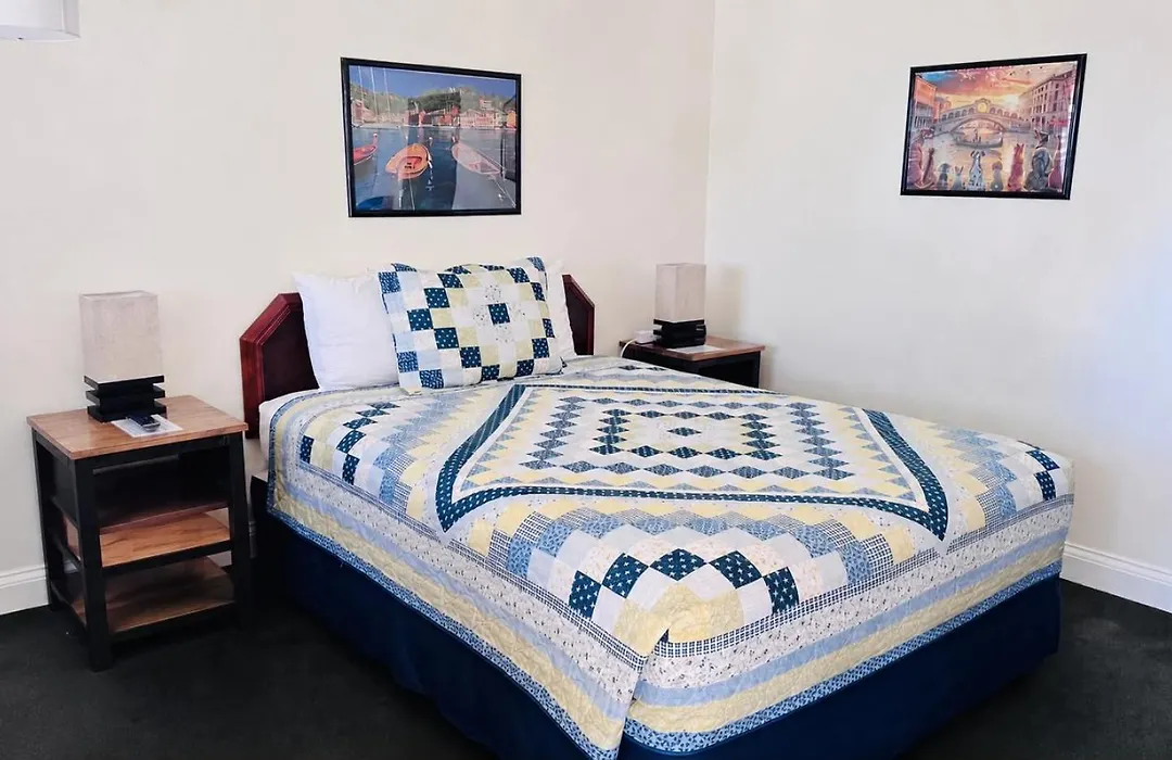 Golden West Motel-1