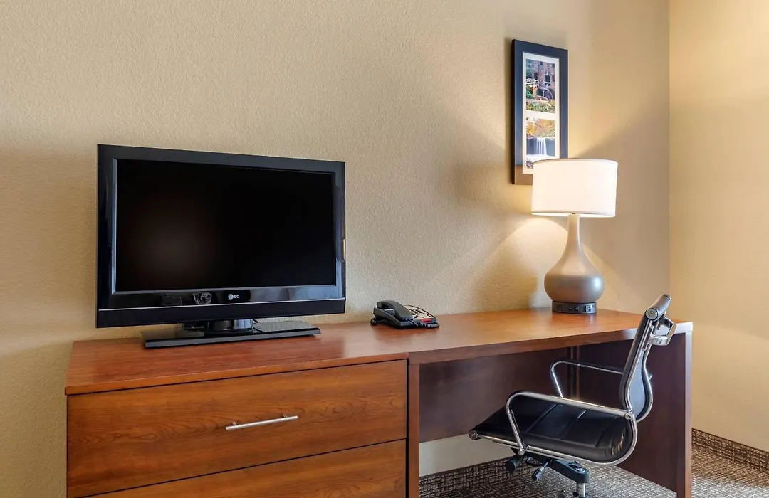 Comfort Inn & Suites Russellville I-40-1