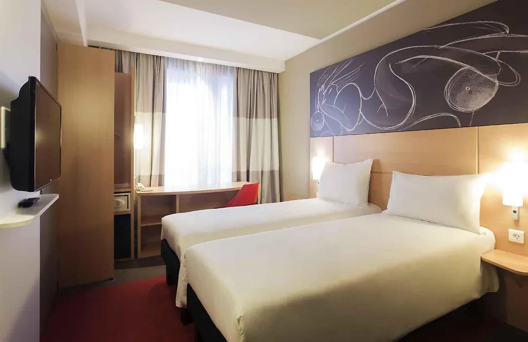 Ibis Yerevan Center-1