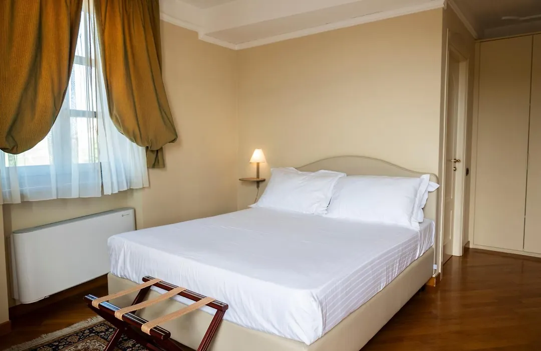 Albergo Castiglione Langhe-1