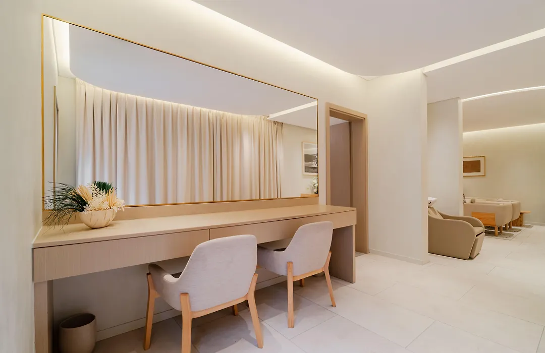 Erth Abu Dhabi Hotel-1