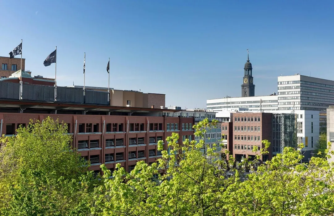 Renaissance Hamburg Hotel-1