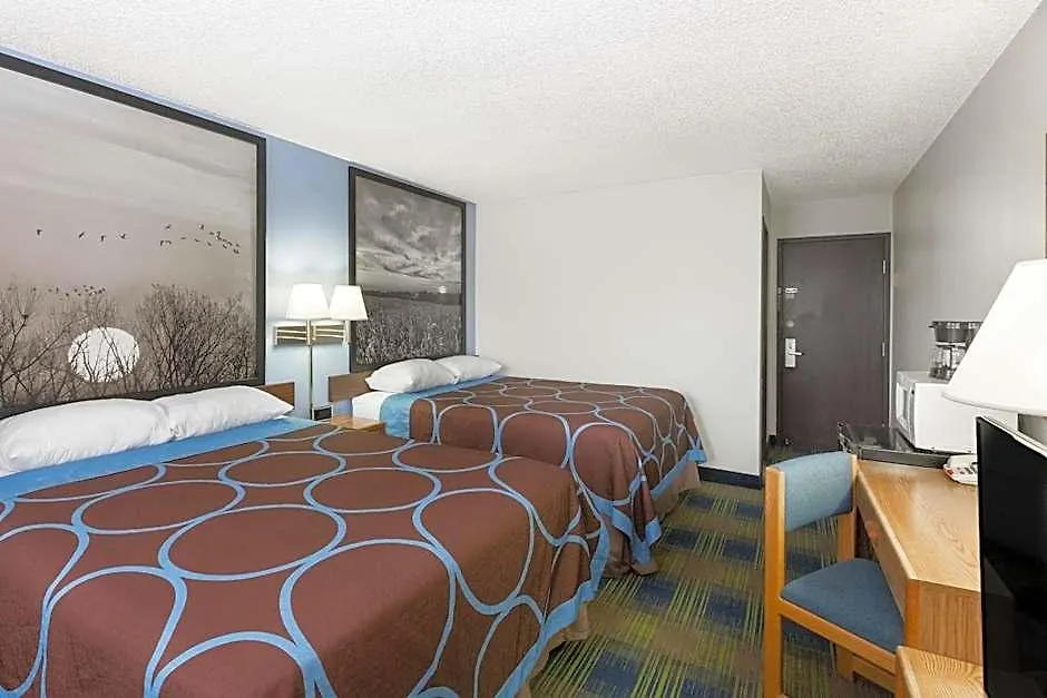 Super 8 By Wyndham Columbus-1