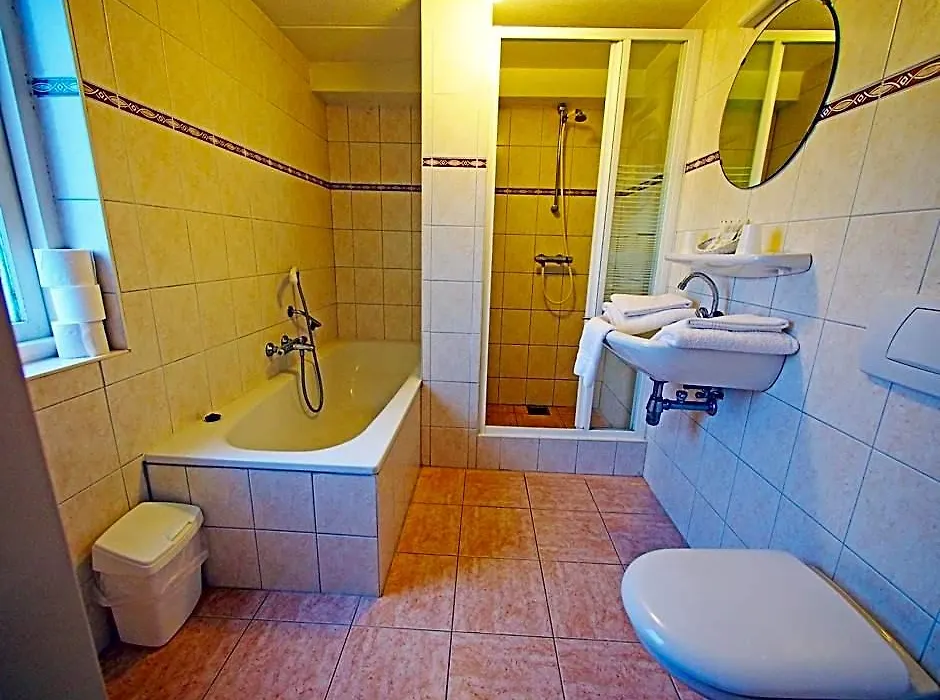 Hotel Bos En Duinzicht-1