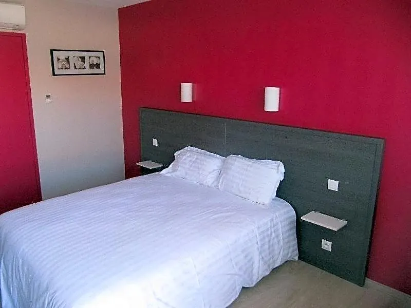 Hotel Cantal Cottages-1